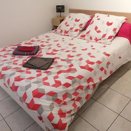 Le Petit Chalet -Appartement Proche De La Vieille Ville , Du Centre Ville Et Du Tram- Petit Dejeuner Offert Le Mans Dış mekan fotoğraf